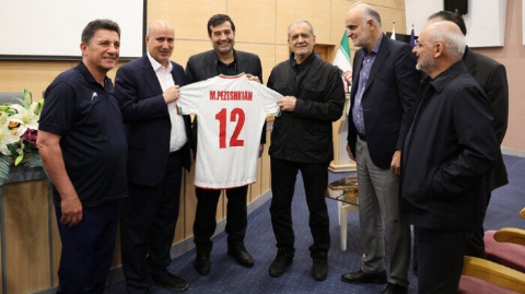 Pezeshkian Ahamasisha Wachezaji wa Iran Kung’ara Kombe la Dunia.