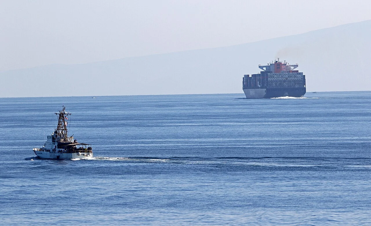 Oman Yaokoa Mabaharia 10 Baada ya Meli Kushambuliwa Hormuz