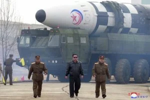 Korea Kaskazini Yarushia Makombora Mawili Baharini