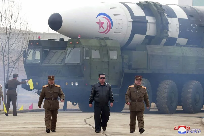 Korea Kaskazini Yarushia Makombora Mawili Baharini